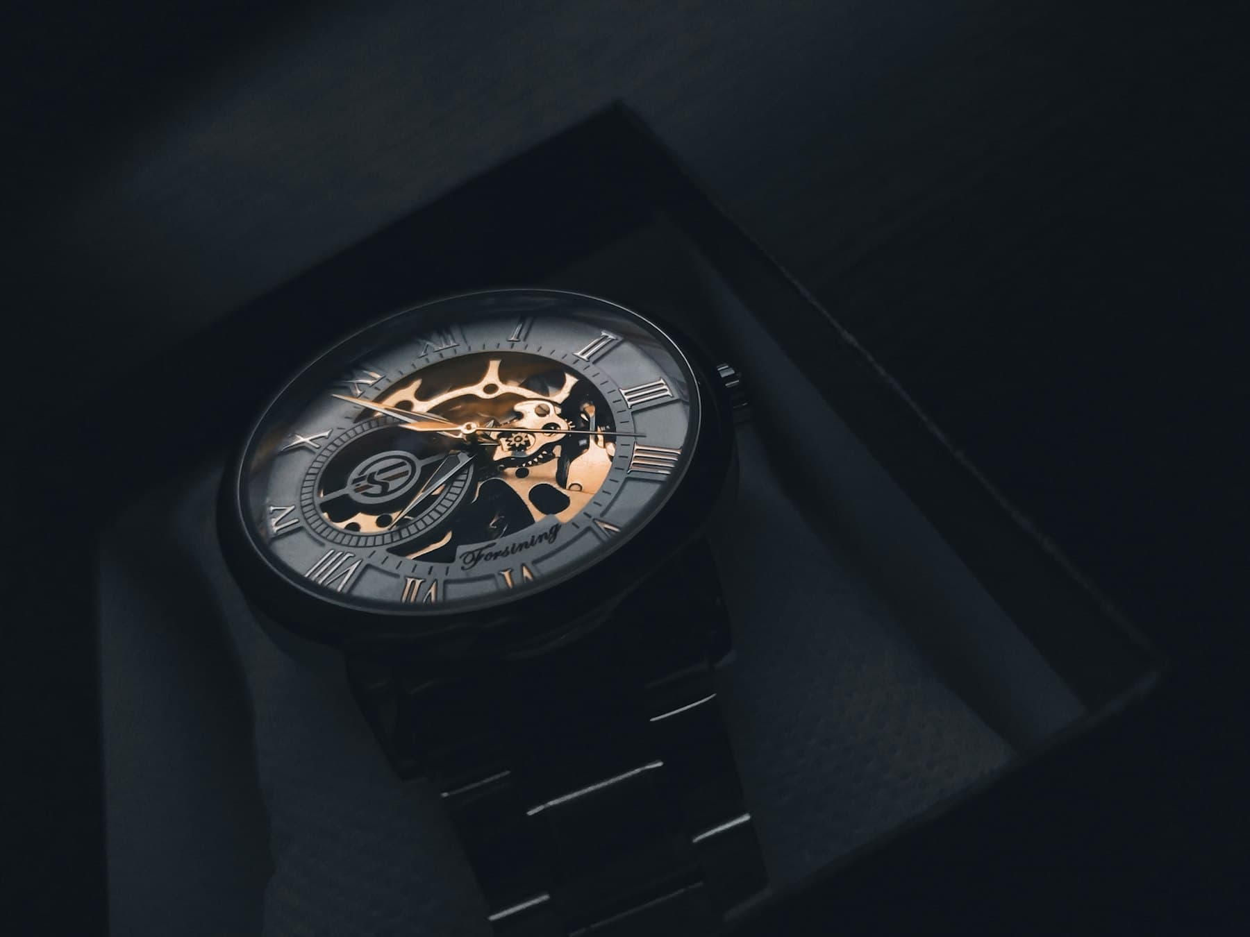 Vesper Squelette openworked watch presented in a case