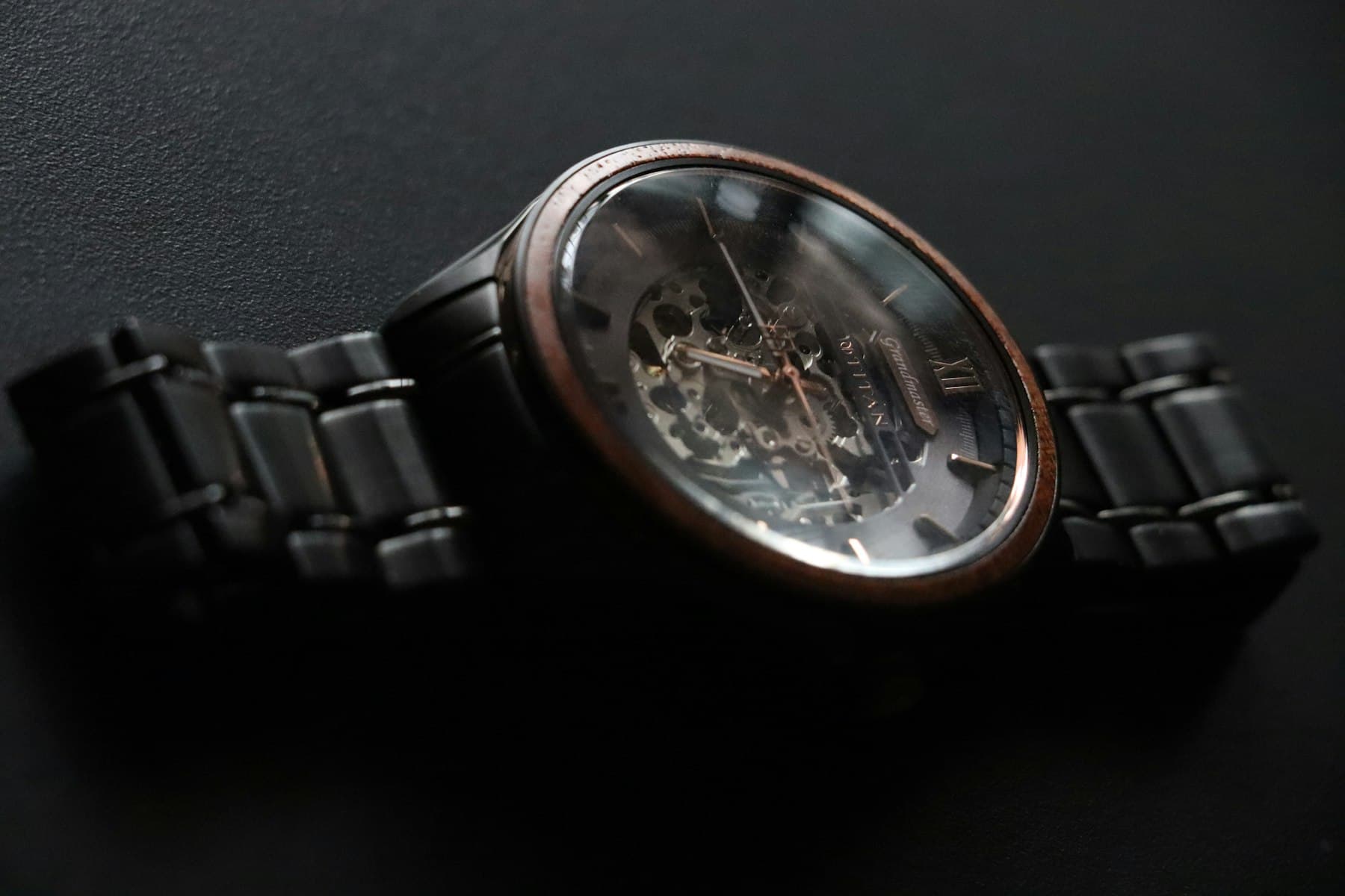 Vector Chronograph steel watch with cream dial